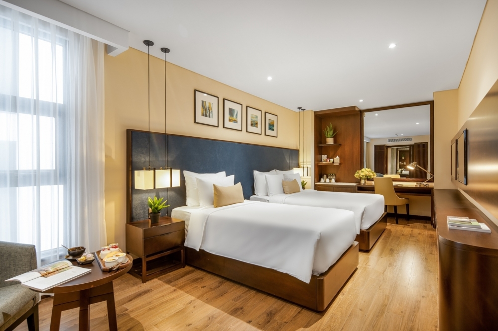 민 톤 사피 오션 호텔