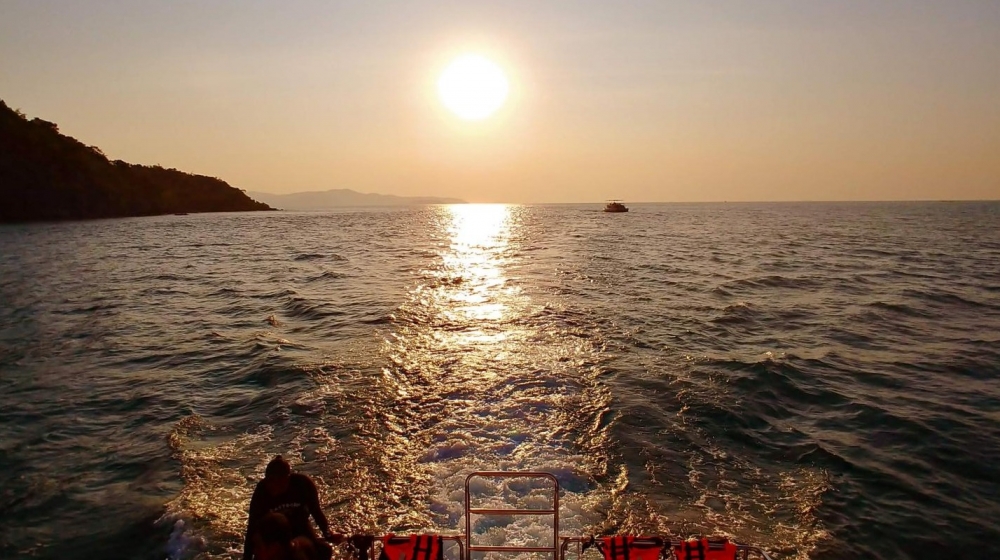 파타야 올인원 선셋 요트 크루즈 투어